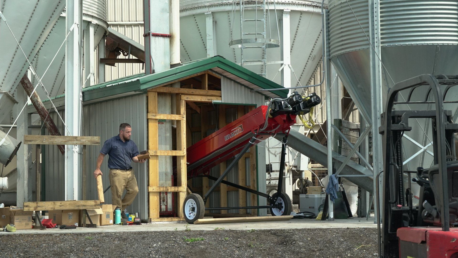 Roaster, grain roaster, soybean roaster, roasted soybeans, deer feed, roast o matic, KLM farms,  energrow, soyex, toasted grain, non-gmo feed, organic feed, livestock feed, dairy feed,