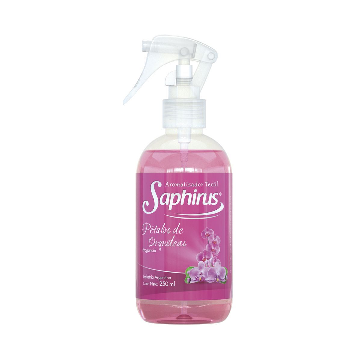 Botella spray ambientadora Saphirus, líquido rosa, aroma floral, gatillo blanco, fondo blanco.