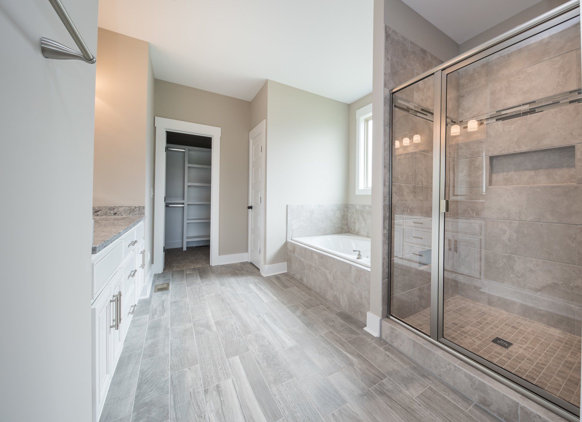 Gallery of Homes - master bath