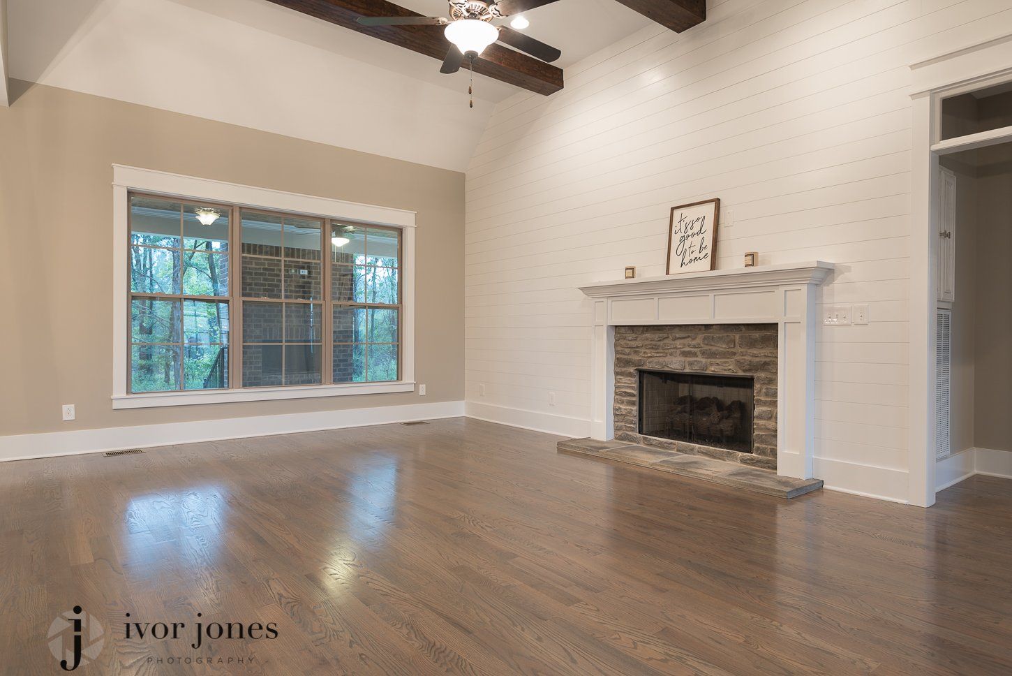 Gallery of Homes - great room