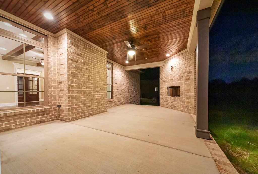 Covered Living Spaces - Ceiling Detail