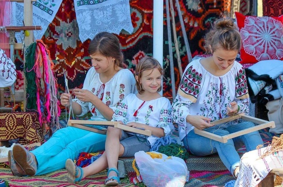 IA MANIA takes place at the Holercani Guesthouse, in the village of Ustia, just 35 km from Chisinau