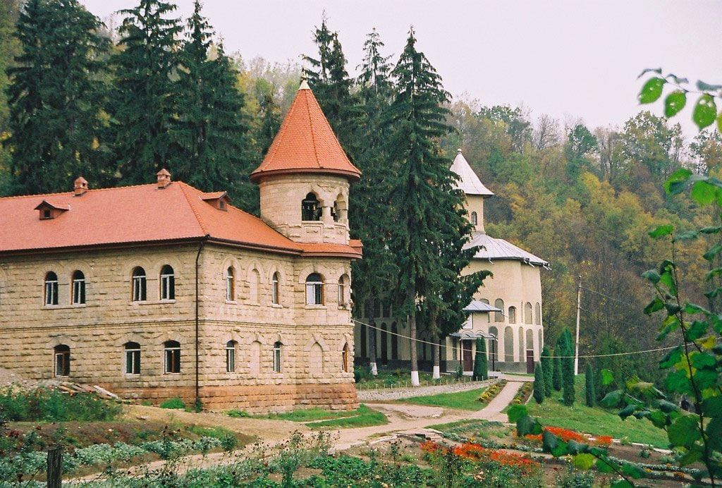Visit Rudi Monastery