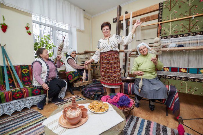 Enjoy culinary masterclass, pottery work, experiential tours in Moldova