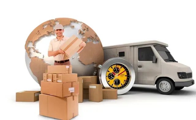 Un repartidor sostiene una caja delante de una camioneta y un reloj.