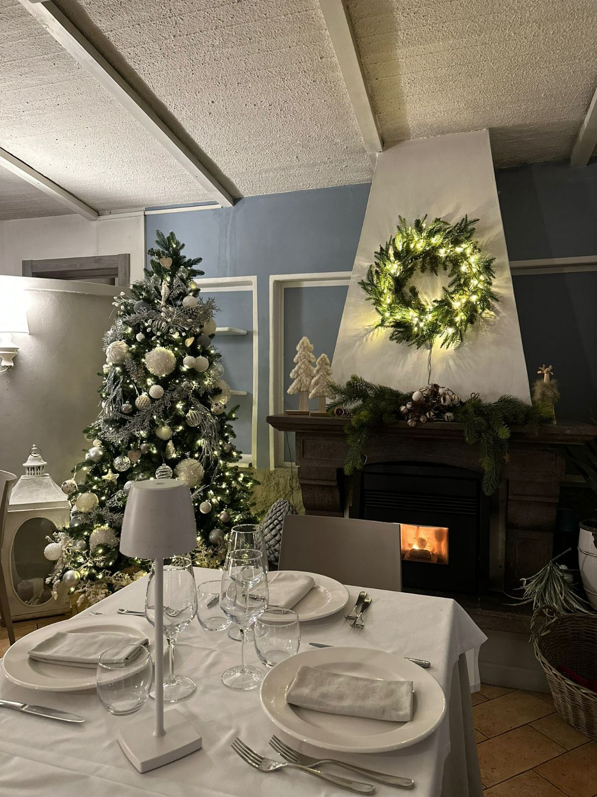 interni della sala durante banchetto