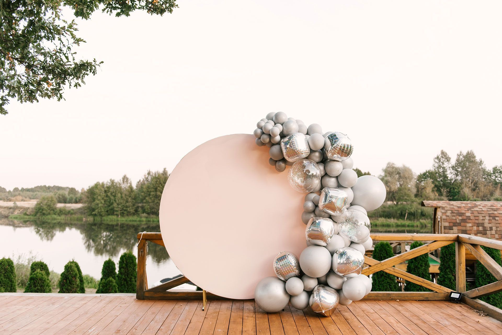 A balloon photo booth for your next party