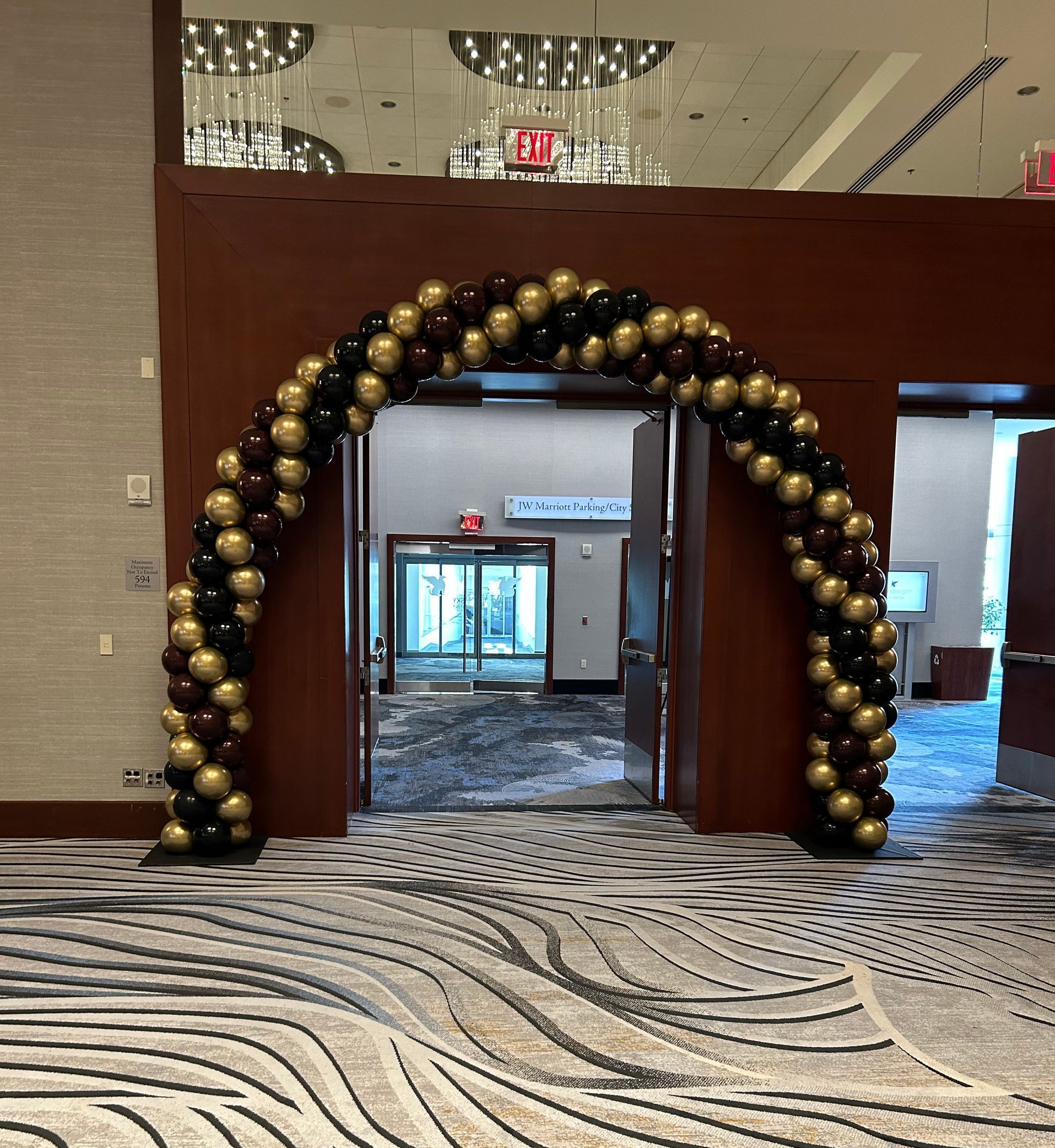 balloon arch in grand rapids