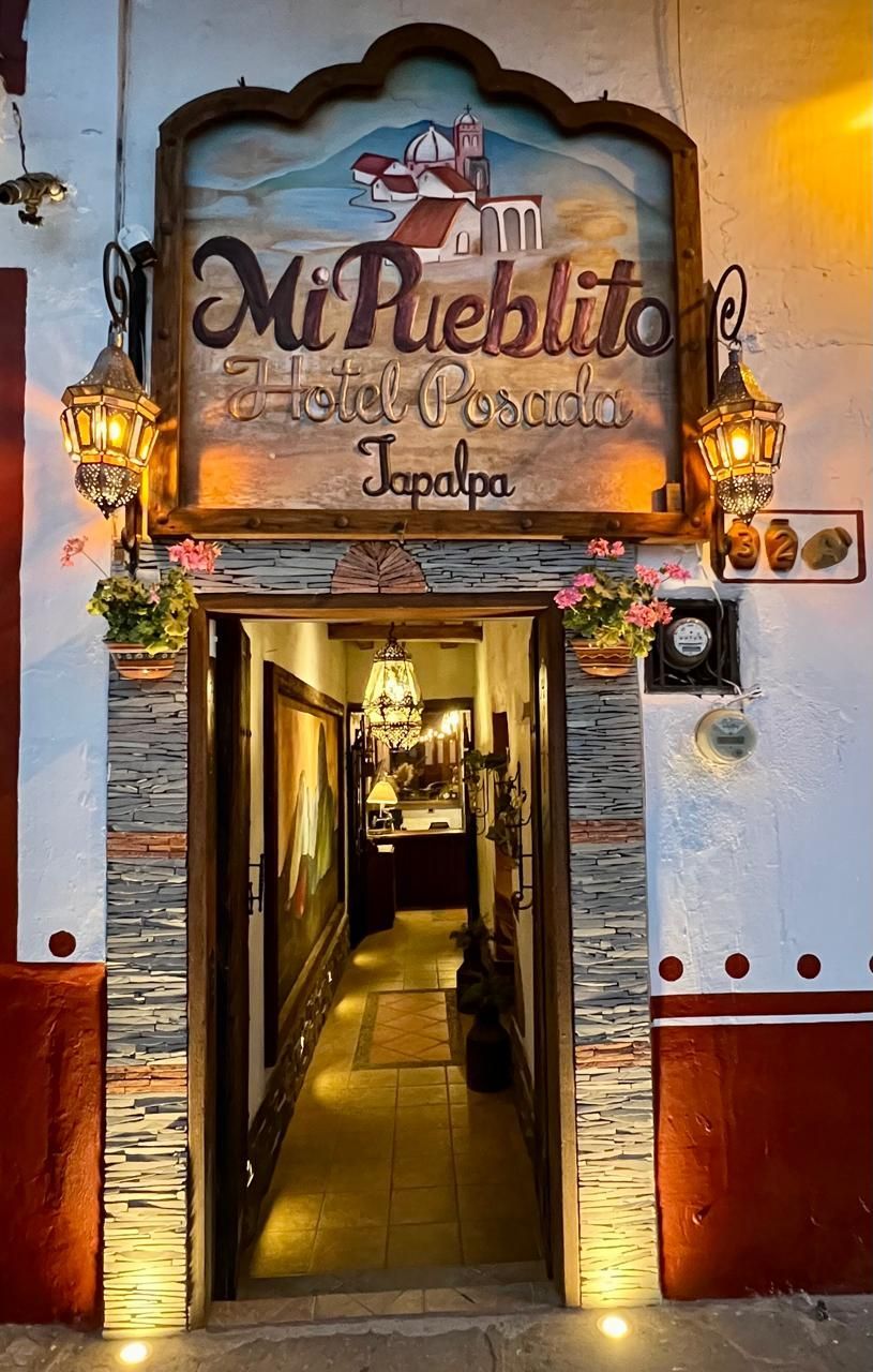 Fachada de Posada Mi Pueblito, hotel boutique en el centro de Tapalpa