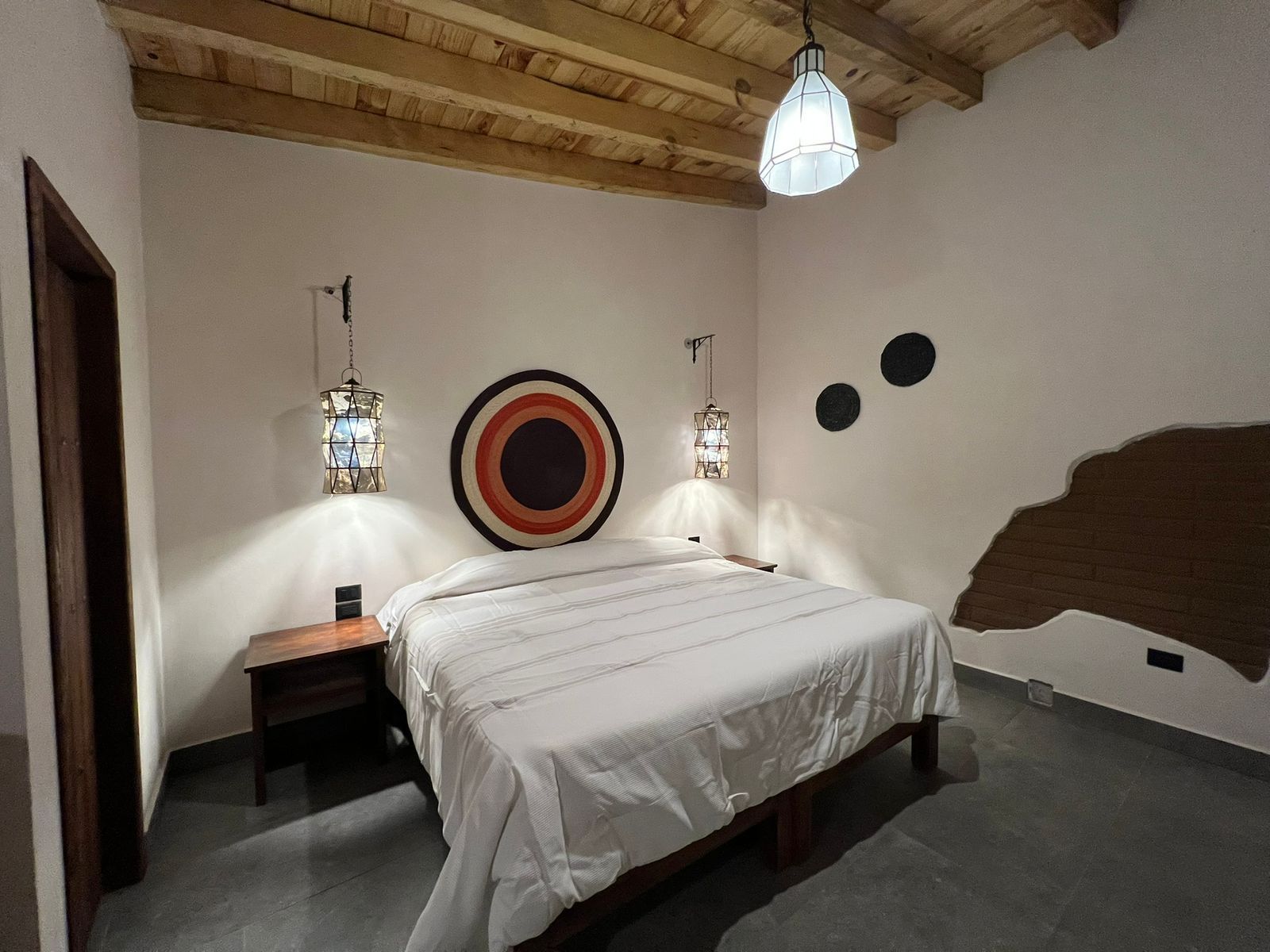 Habitación cómoda y luminosa en hotel del centro de Tapalpa pueblo mágico

