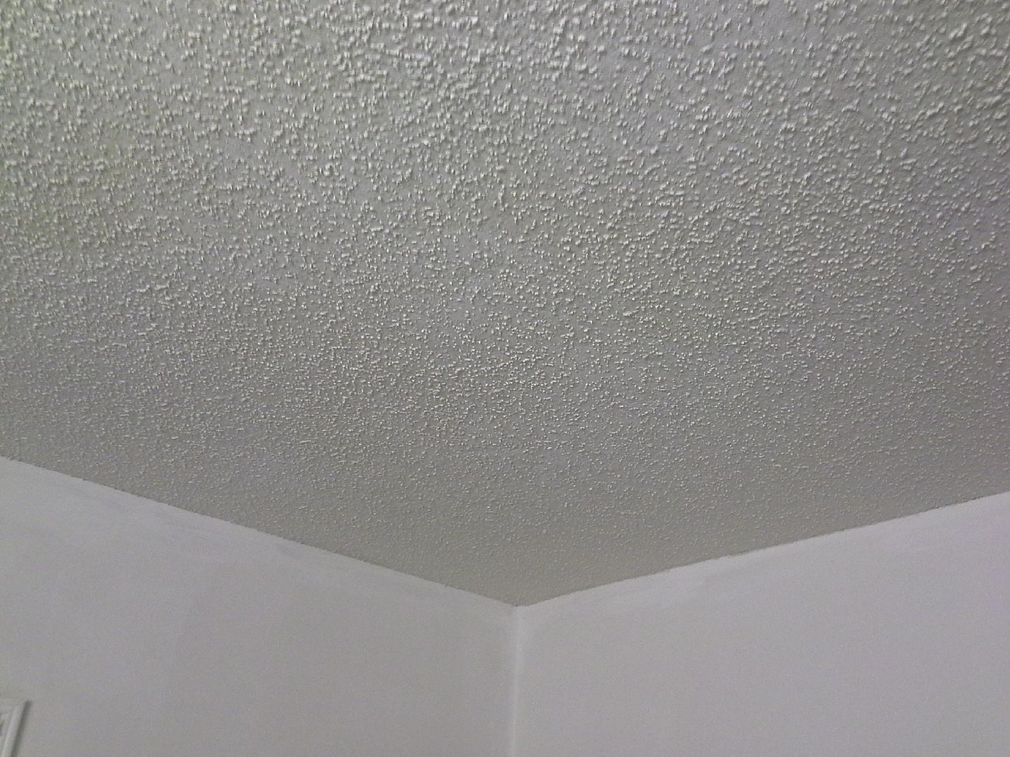 a corner of a room with a white ceiling | Durham, NC | Exceptional Painting a corner of a room with a white ceiling | Durham, NC | Exceptional Painting