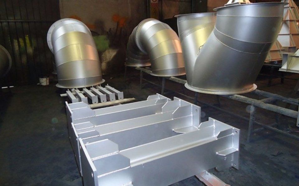 colonne verniciate di bianco