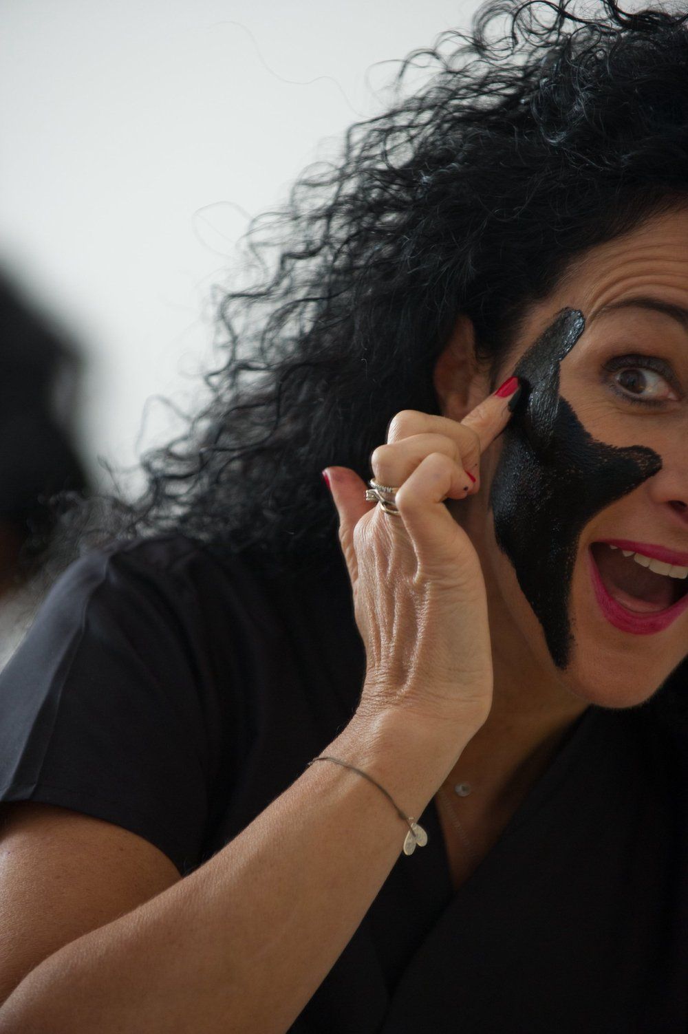 Applicazione di maschera viso nera