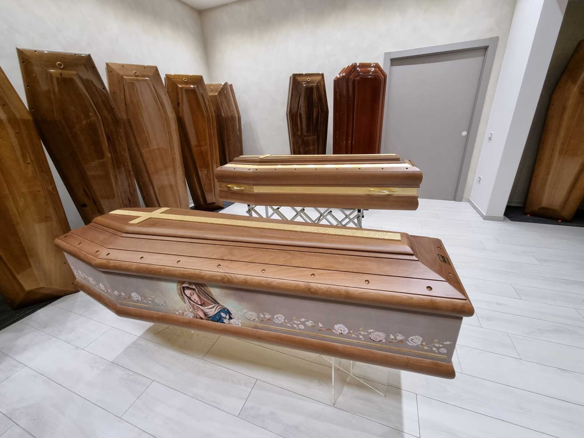 casse funebri intagliate