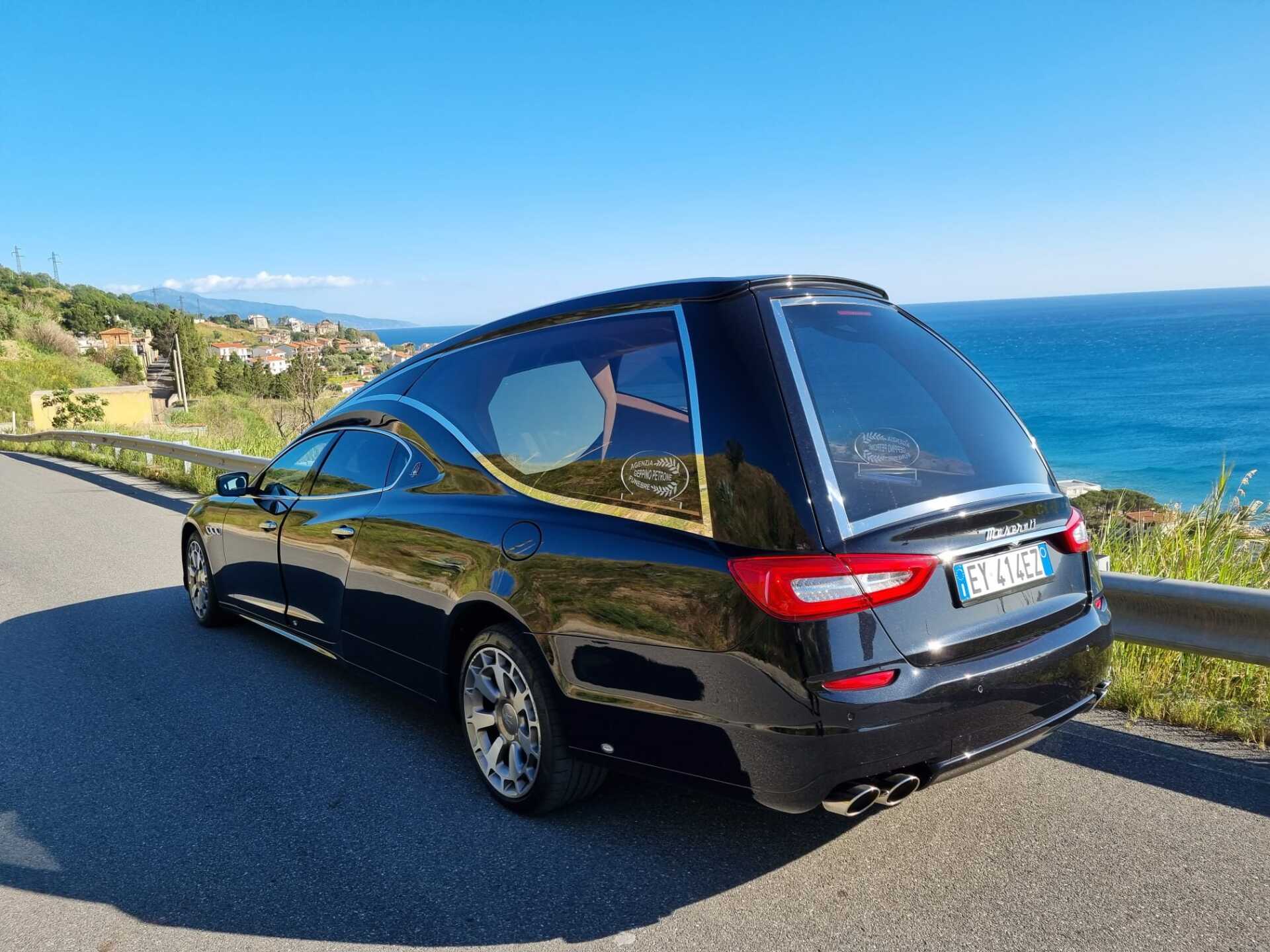 macchina pompe funebri