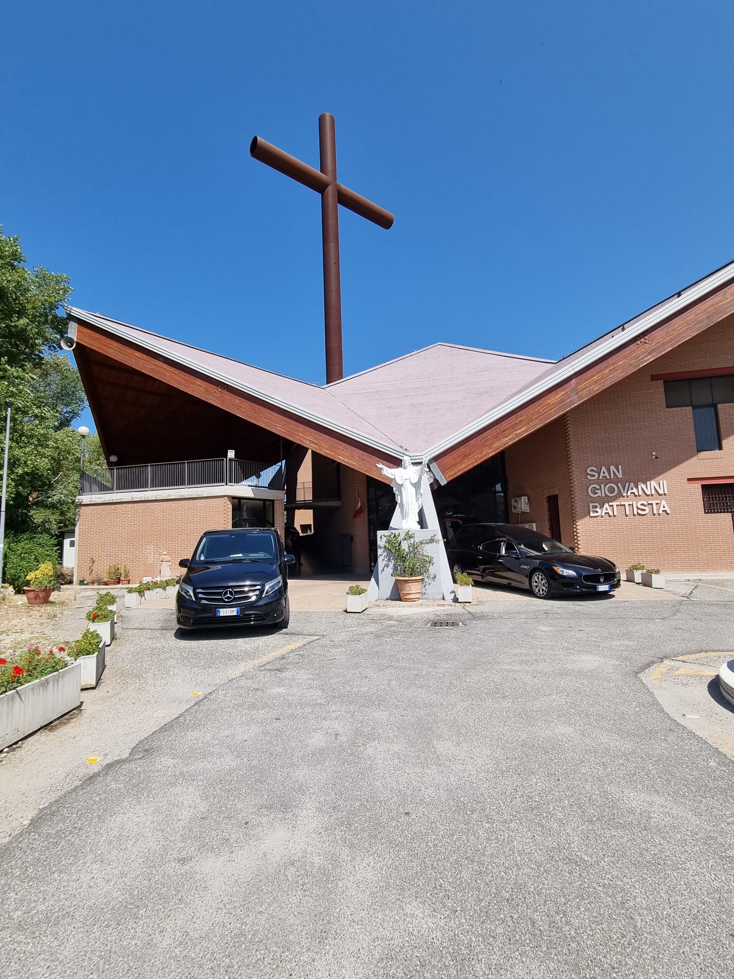 macchina onoranze funebri