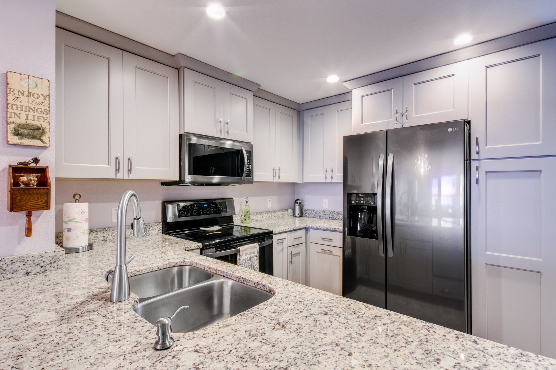 High Rise Condo Kitchen | Stewart Construction