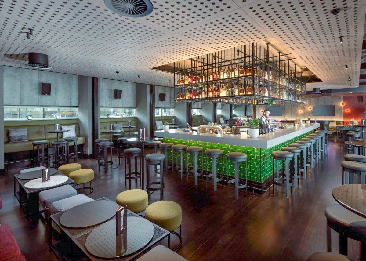 Rooftop Bar at QT Melbourne, joinery, joiners, powder, coating, finch Projects, finch Joinery, bars, shopfitting