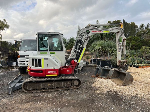 6.0T Takeuchi (TB257FR)
