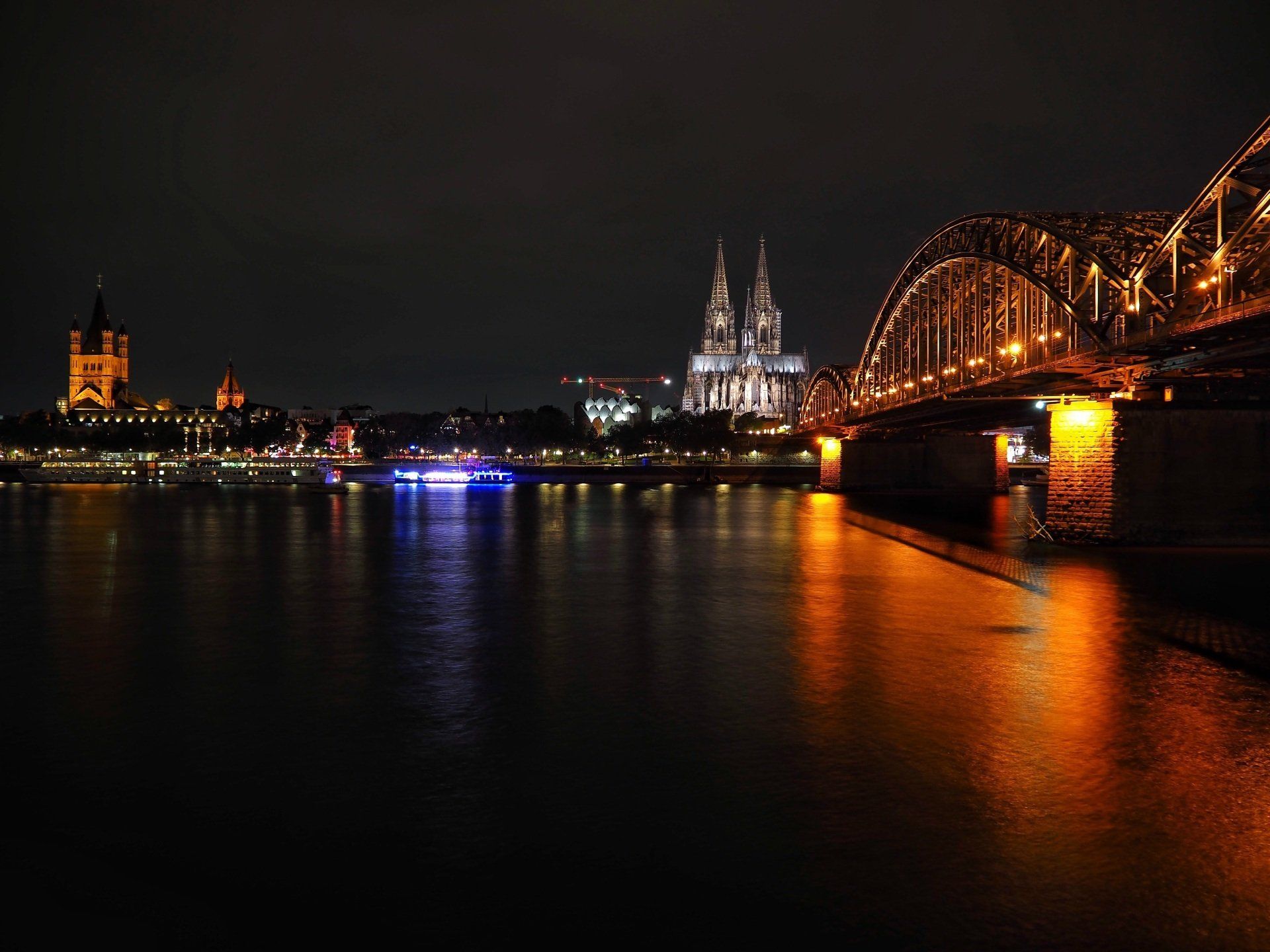 Rheinufer in Köln Rheinufer in Köln
