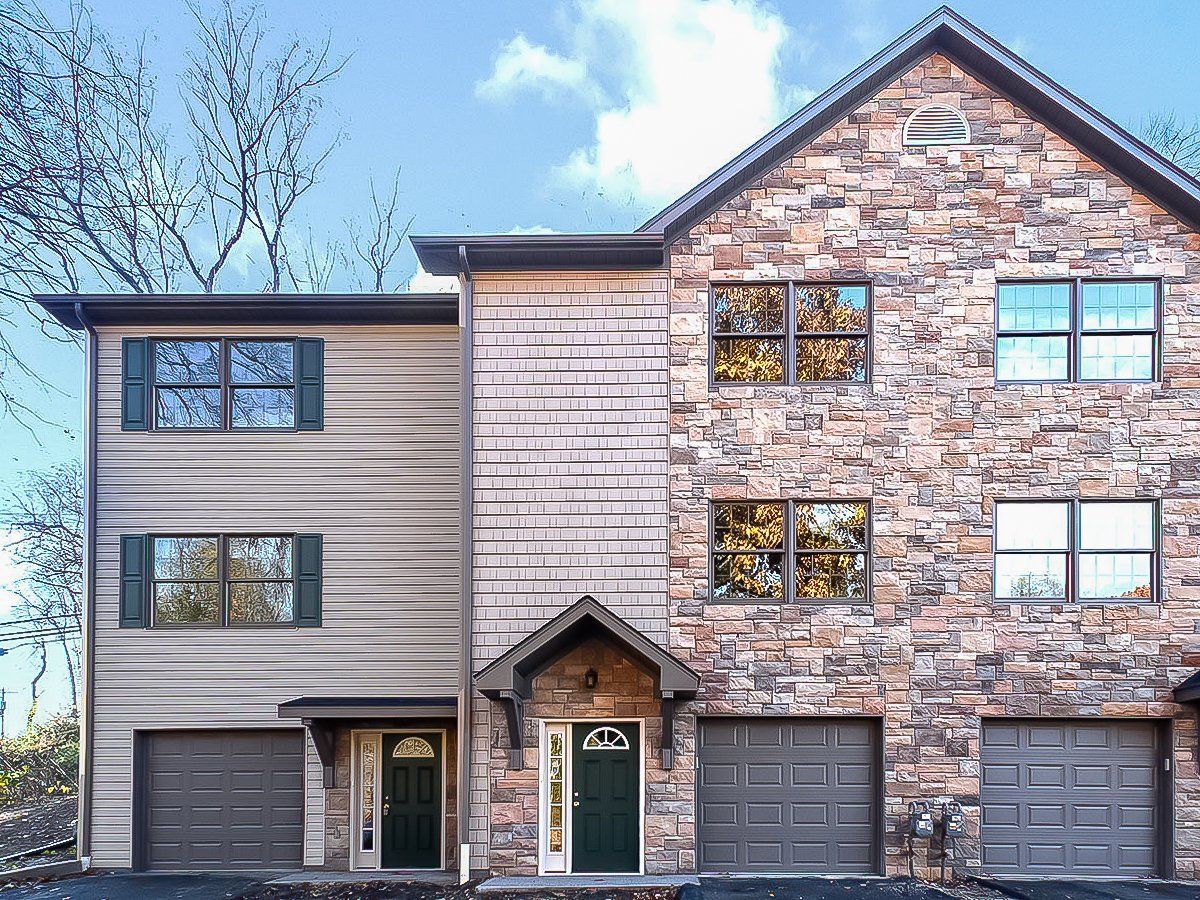 Banksville Place Townhomes