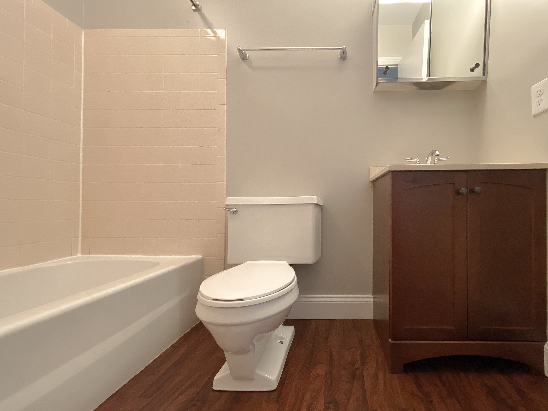 Sunbury Estates Bathroom Photo