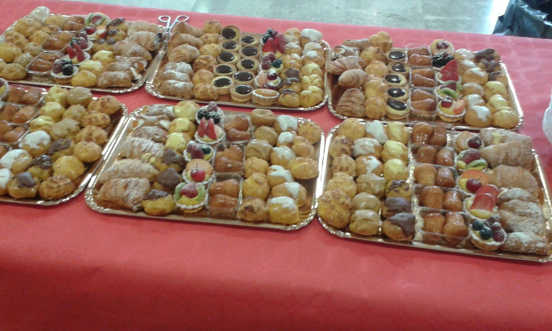 Pasticcini freschi per servizio catering a Firenze.