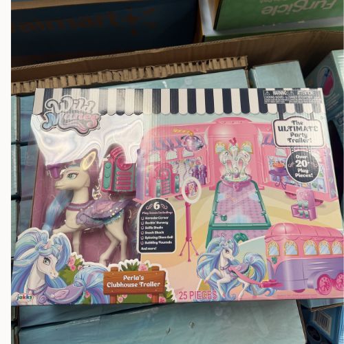 Wild Manes Perla s Pink Ultimate Clubhouse Runway Trailer Interactive Playset Articulated Horse Doll