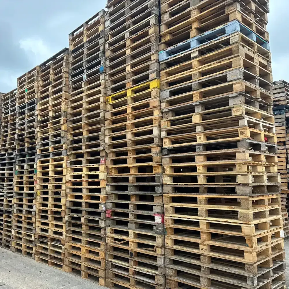 Export block style recycled timber pallets for sale in Ballarat