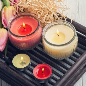 velas hechas con dulces de halloween o dia de muertos