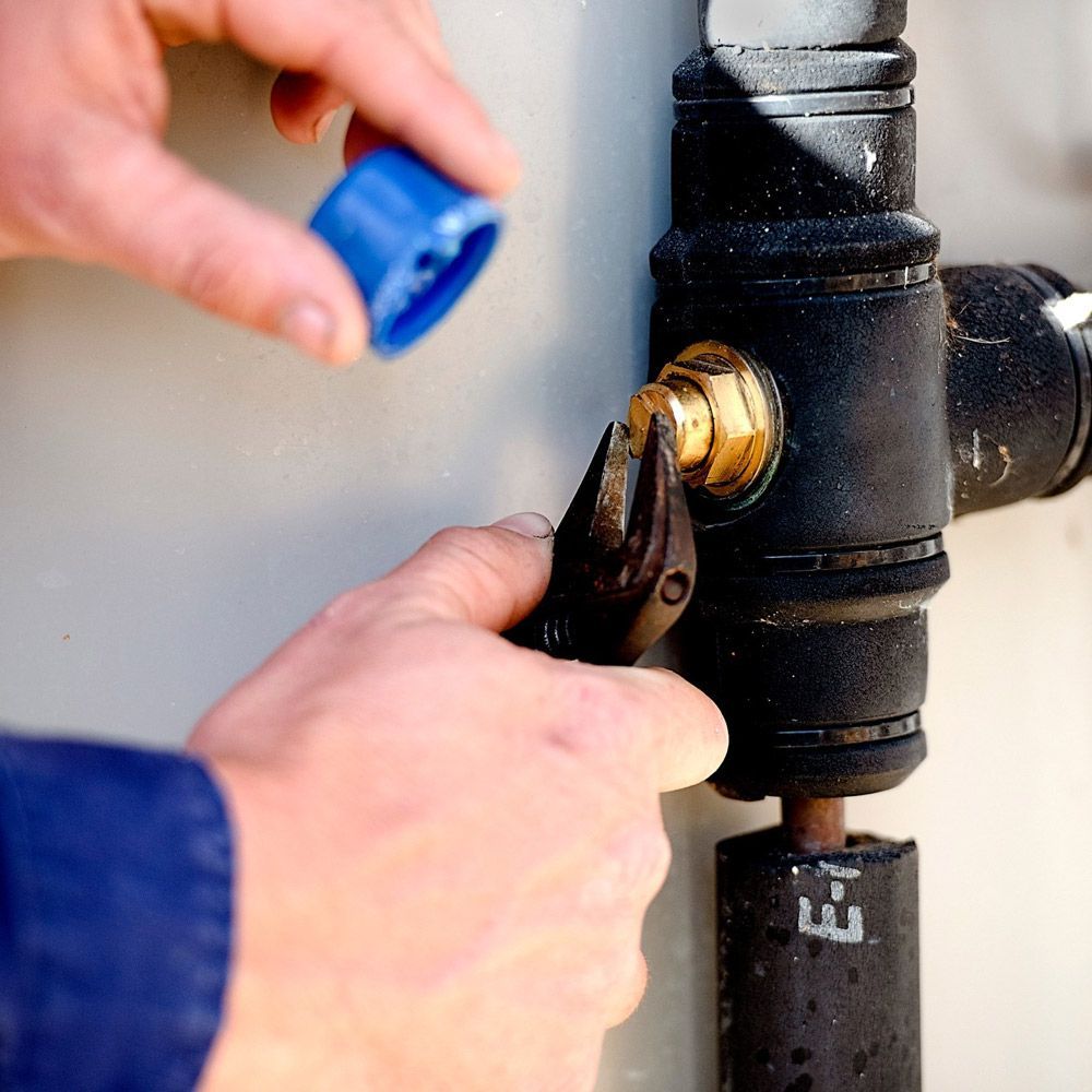 Fixing Leaking Pipes of Hot Water System