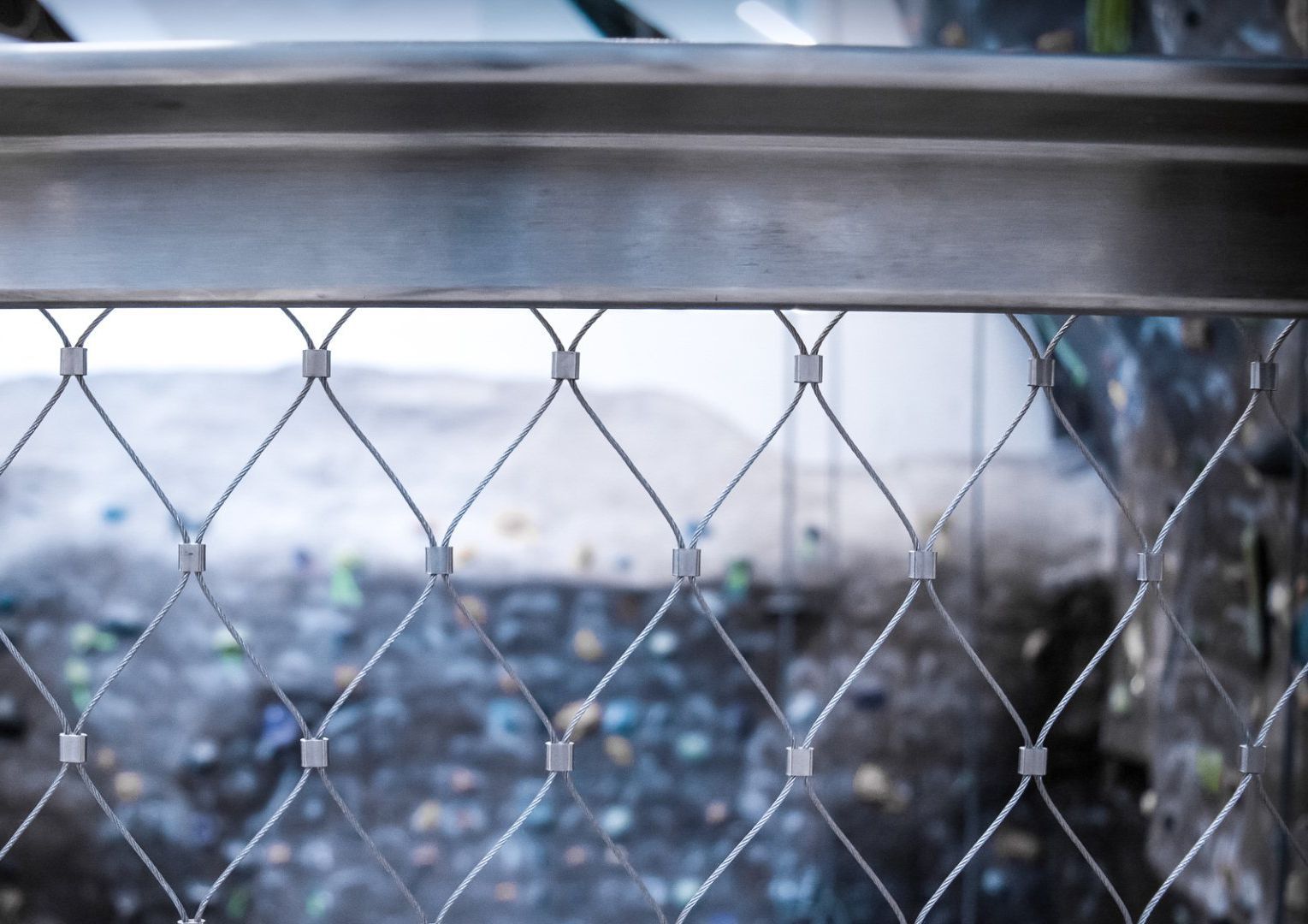 wire mesh infill polished stainless steel flat top bar guardrail