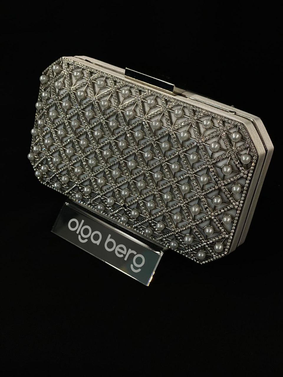 Pochette grigia con strass