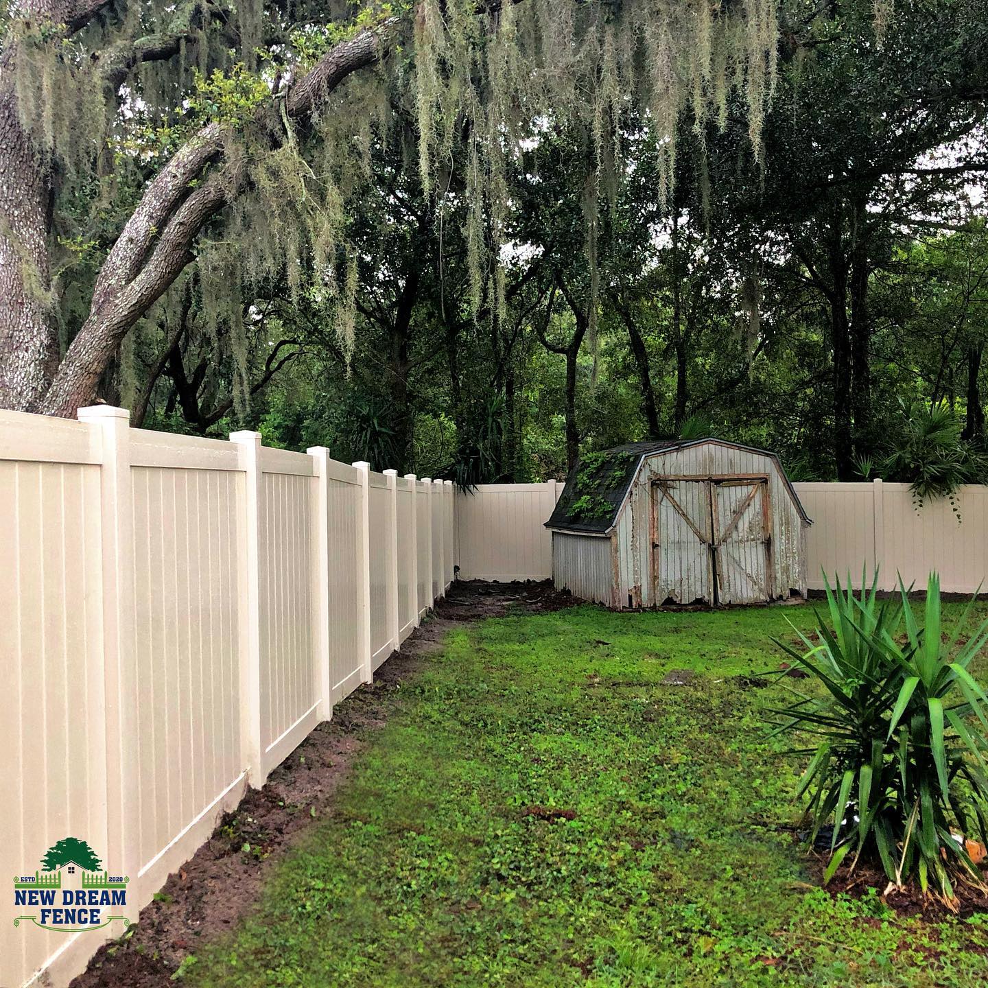 Backyard Vinyl Fence — Tavares, FL — Allstar Fence Florida