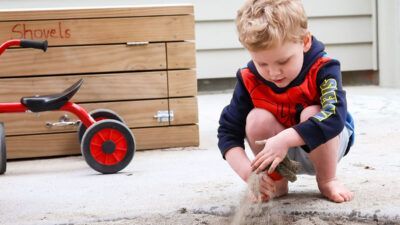 Kid Playing With Dirt — Auckland, NZ — Just Kidz