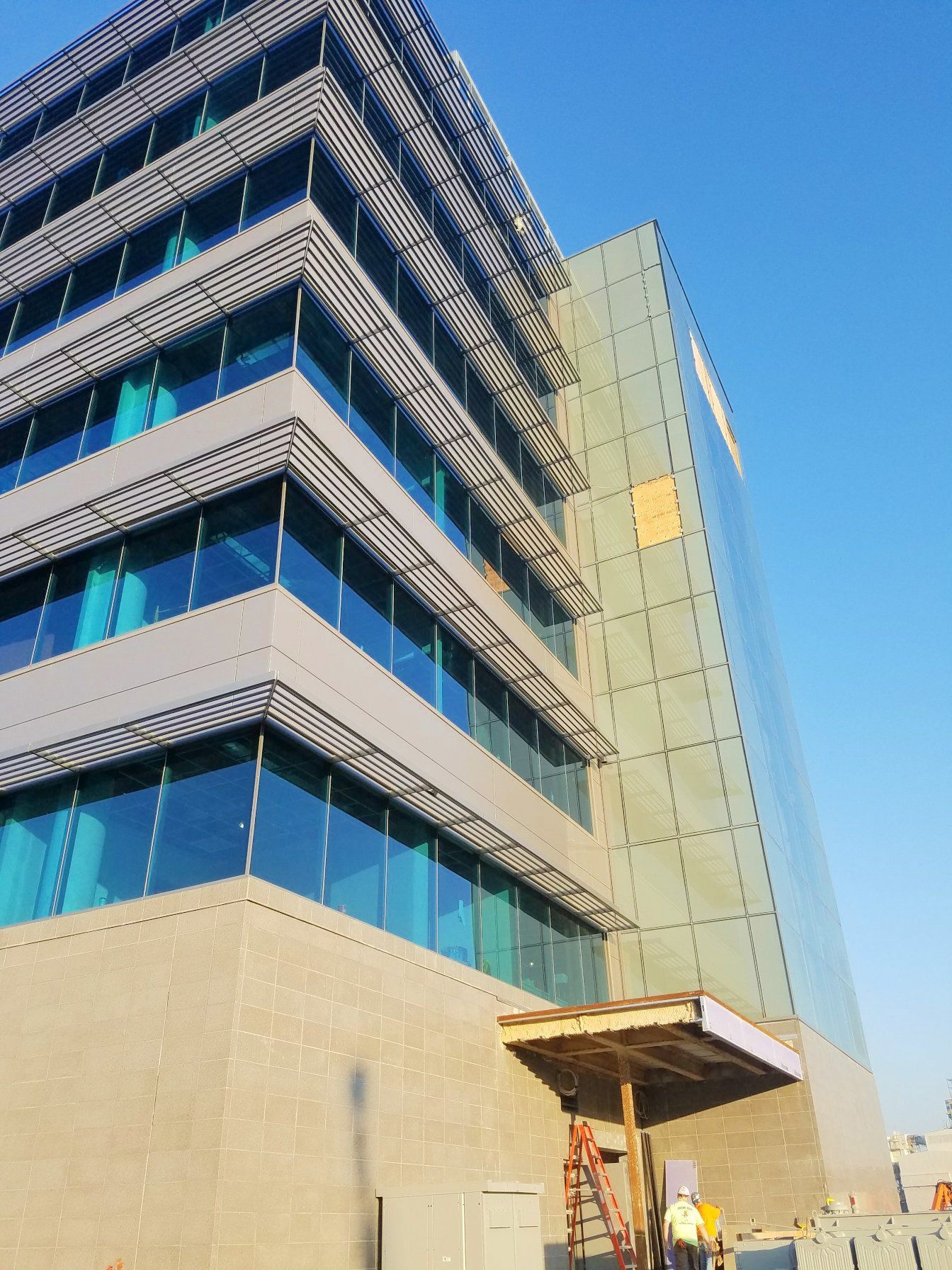 A very tall building with a lot of windows