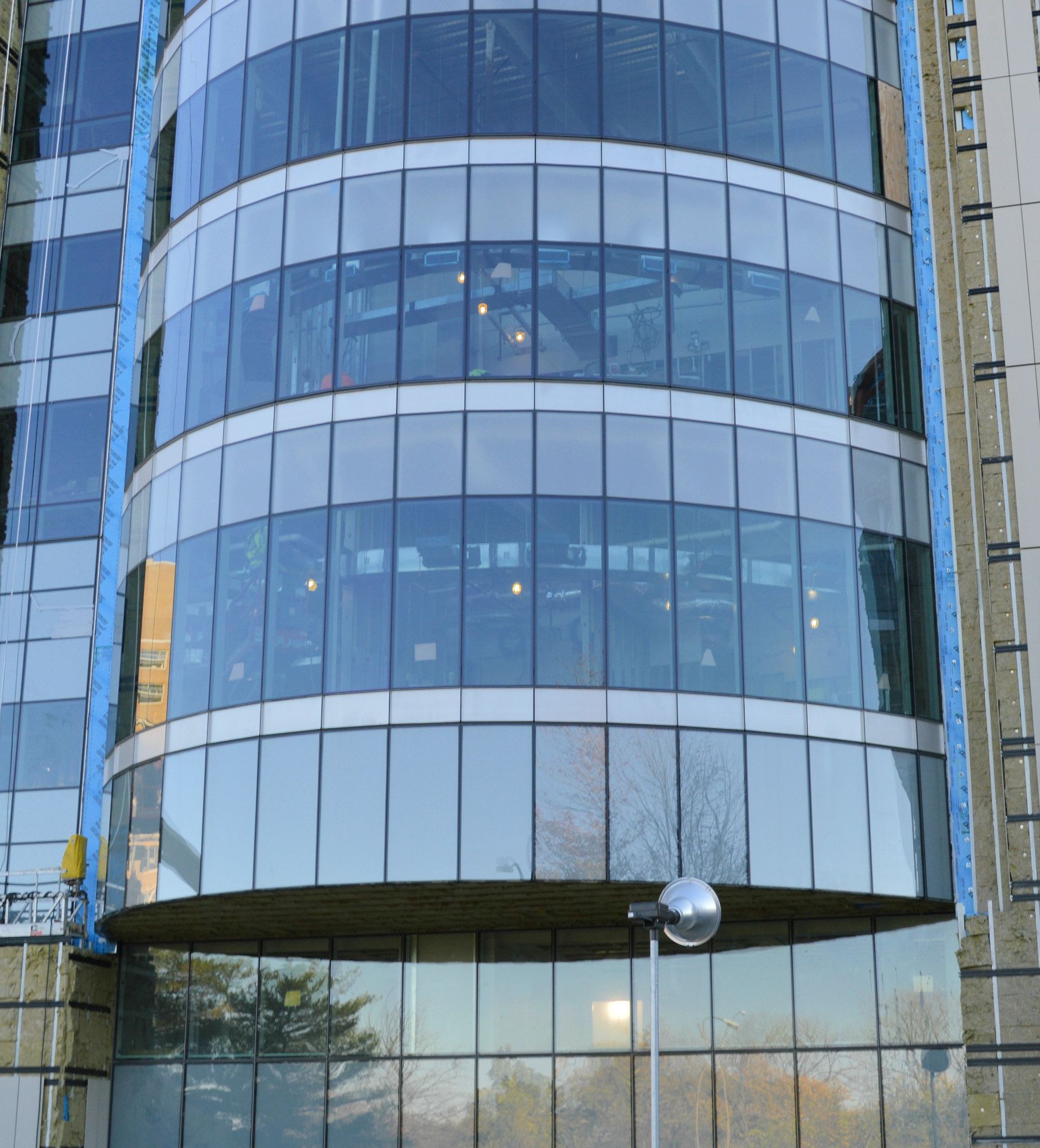 A very tall building with a lot of windows