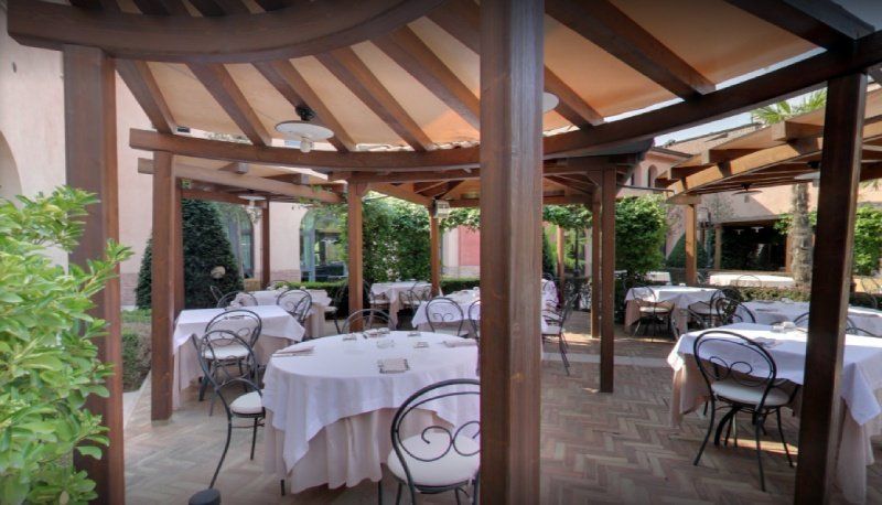 copertura in legno per posti all'aperto