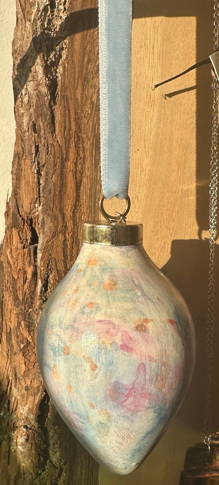 Antique style ceramic bulb by Lori Kidd