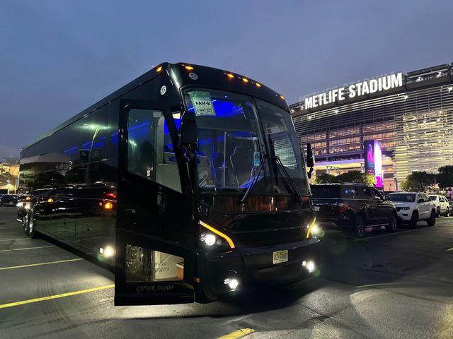 56 Passenger Motorcoach | RPD Limousine