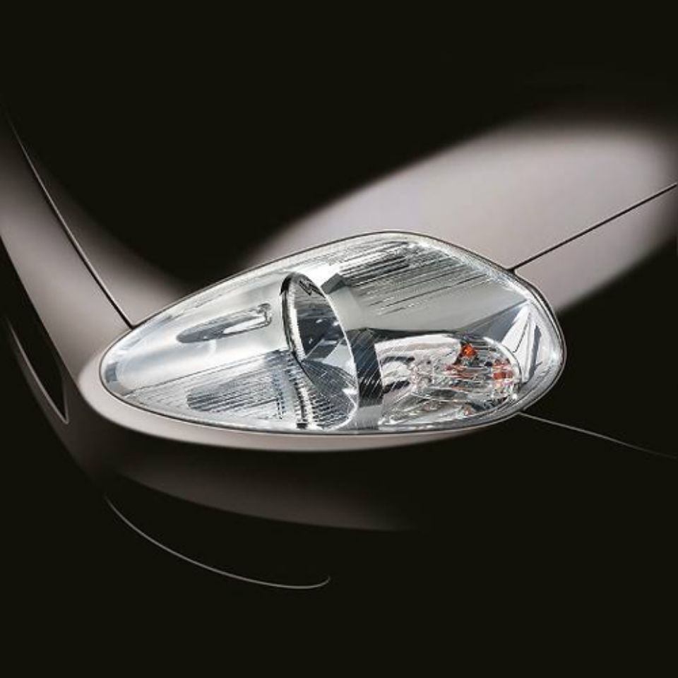 Sostituzione di fari auto