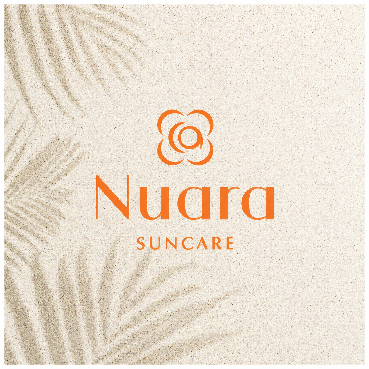 Logo arancione di Nucra Suncare su sfondo beige con delicate ombre di foglie di palma.