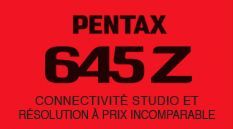 un logo pentax 645z est sur un fond rouge .
