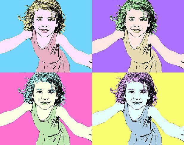 quatre portraits d' une petite fille dans un style pop art .