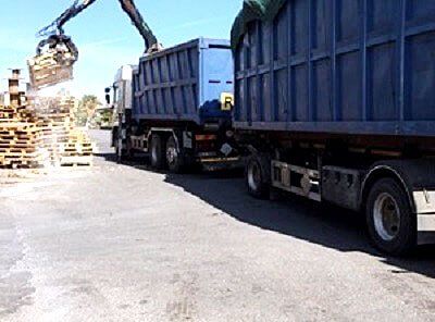 Camion con rimorchio