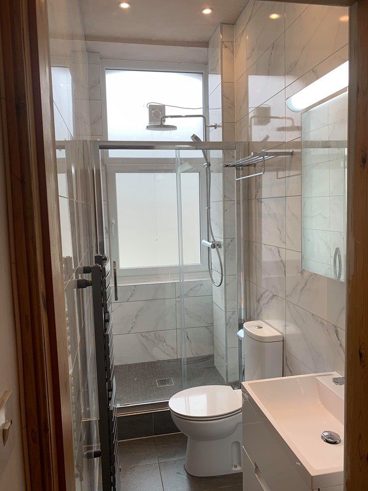 Bathroom fitters in Ratho