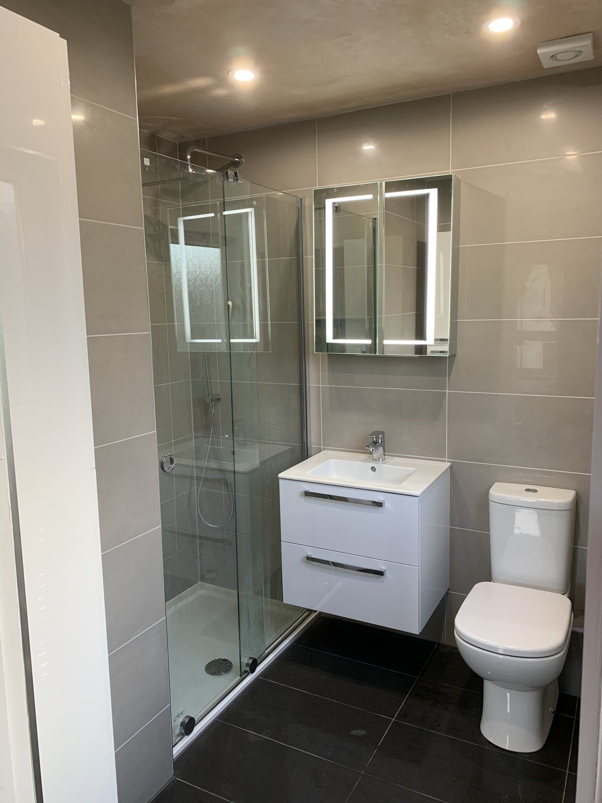 Bathroom fitters in Kirknewton, West Lothian