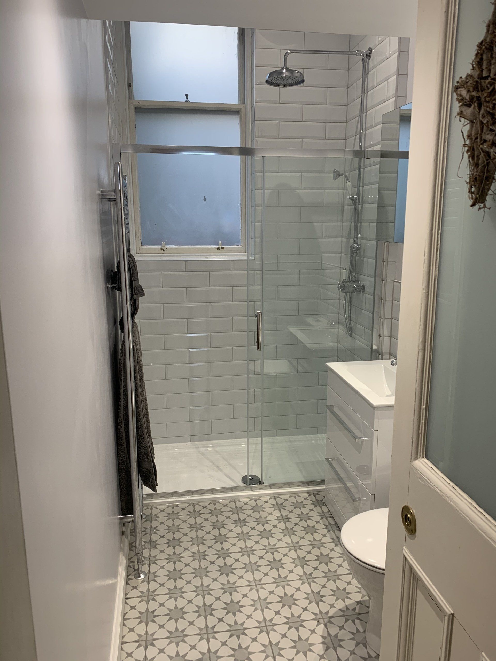 Bathroom fitters in Ratho