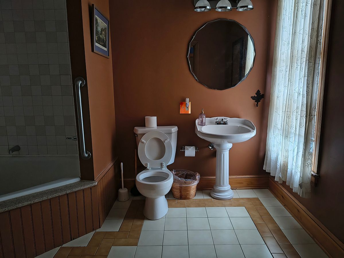 Victorian Bed and Breakfast Restroom in Lancaster County Pa