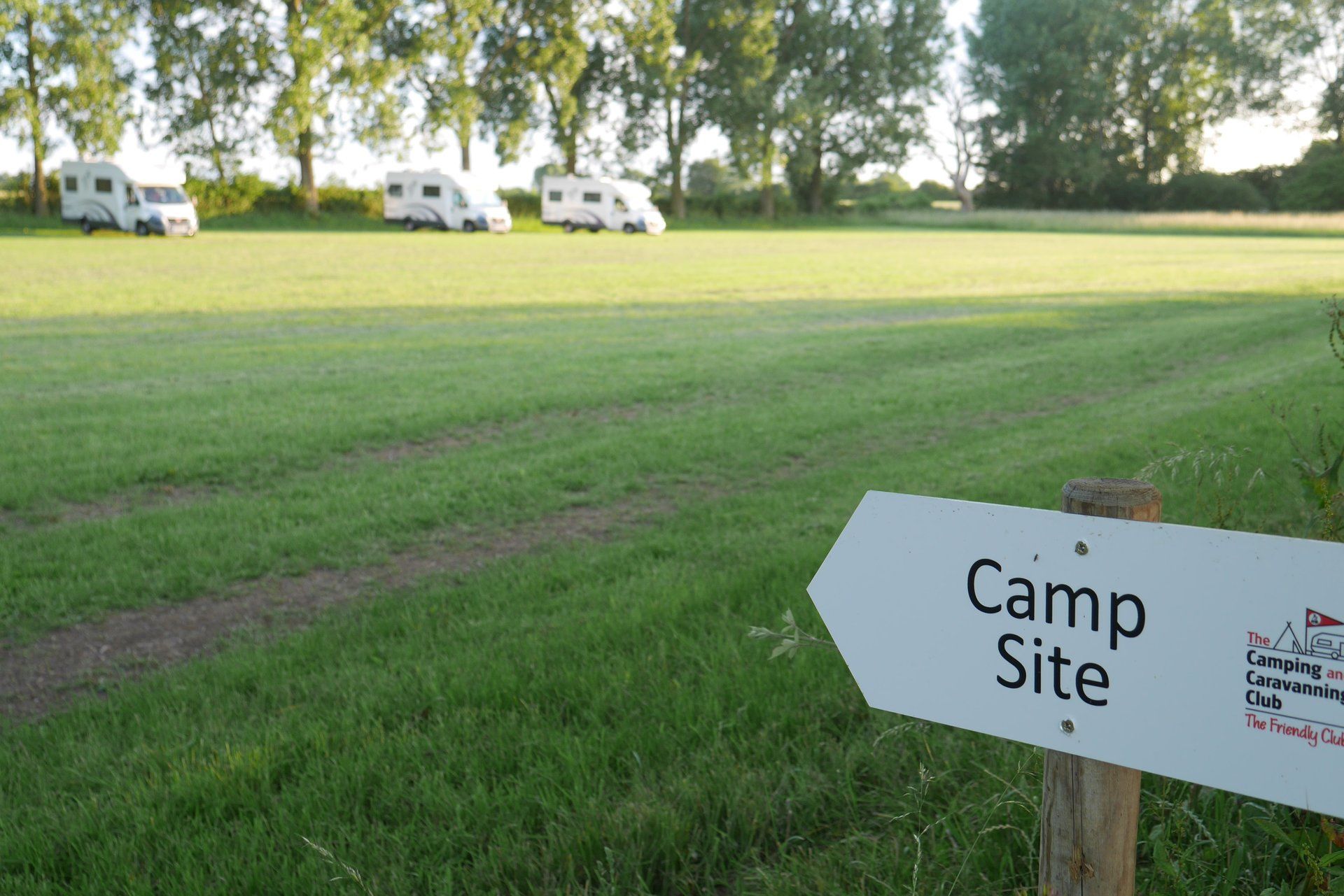 camping and caravanning club campsite finchingfield essex